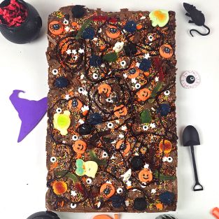 Halloween Tray Bake for 32